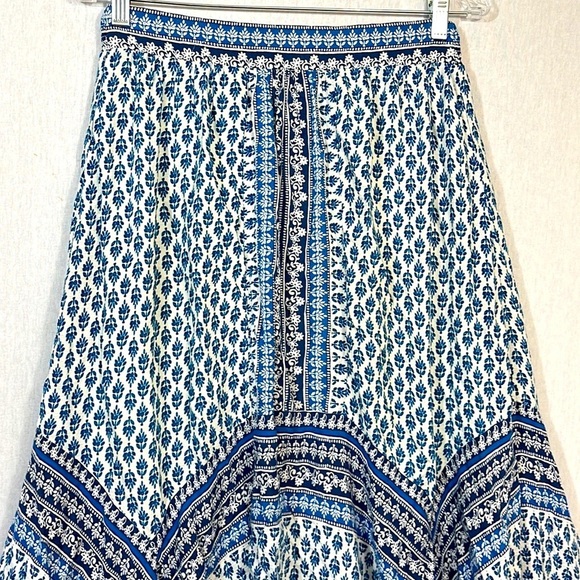 New Directions blue white asymmetrical hem batik print skirt - Picture 6 of 7